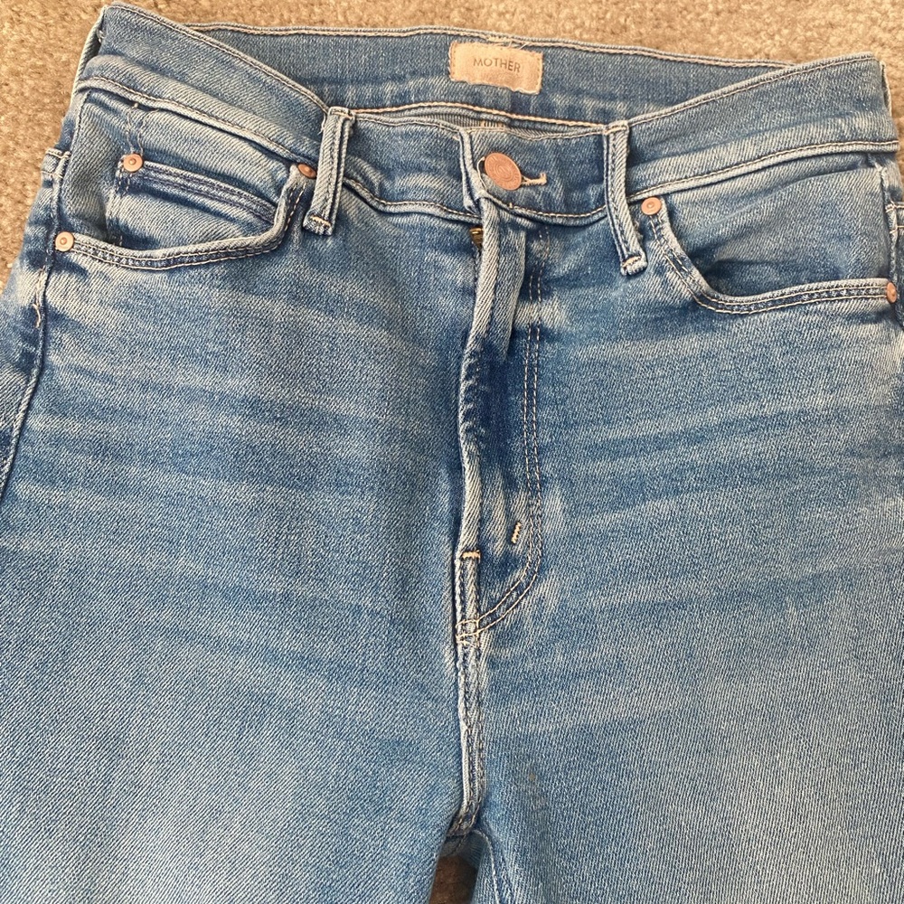 Mother premium jeans “midrise denim ankle fray” in “riding the cliff side” Sz 26 - Picture 9 of 12